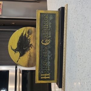 Halloween Greetings sign